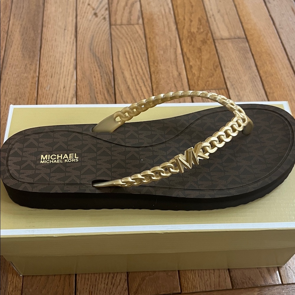 Michael Kors Zaza Slip-On Platform Flip Flop Sandals - Picture 3 of 9